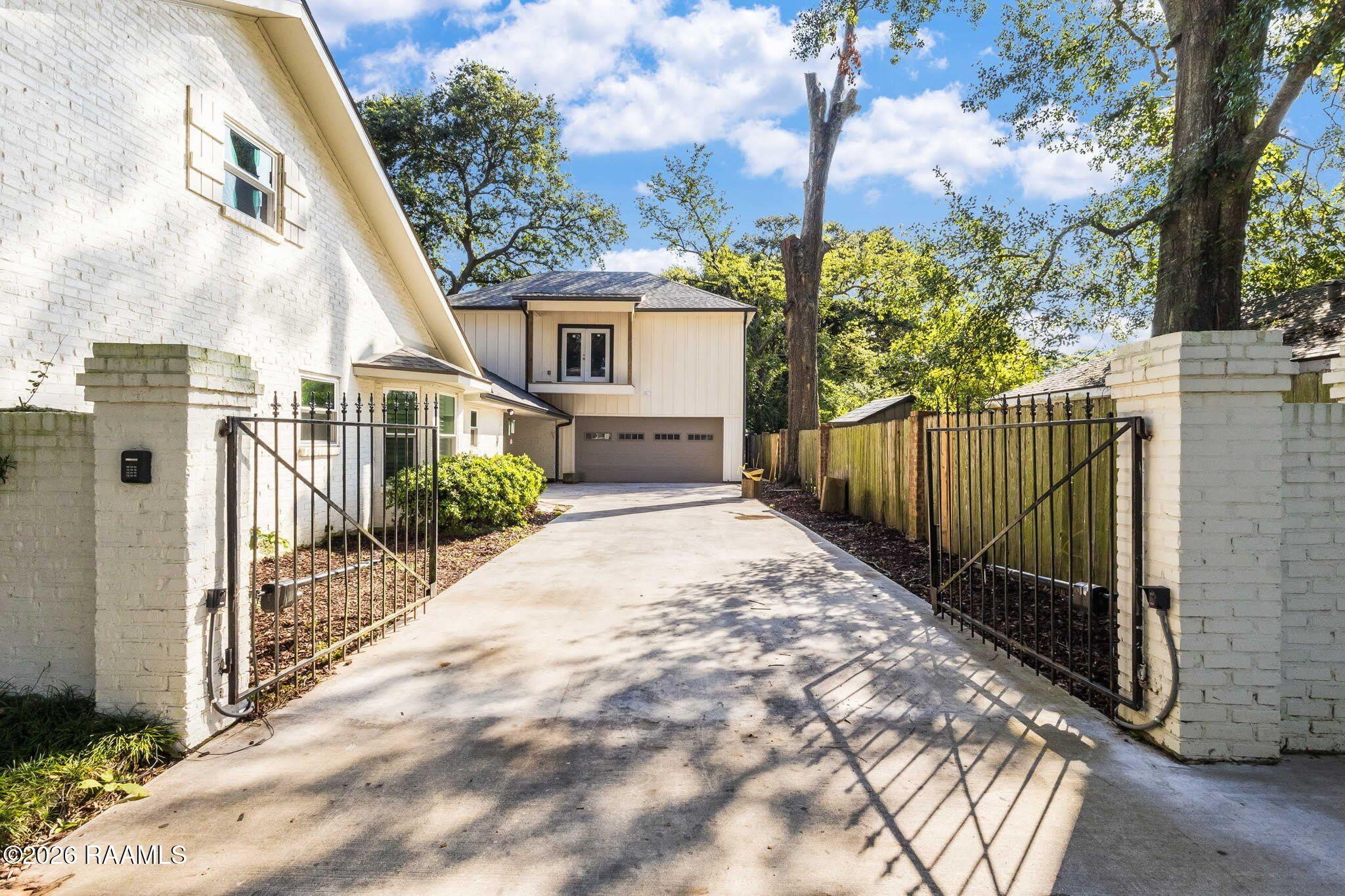320 Lippi Boulevard – photo 3