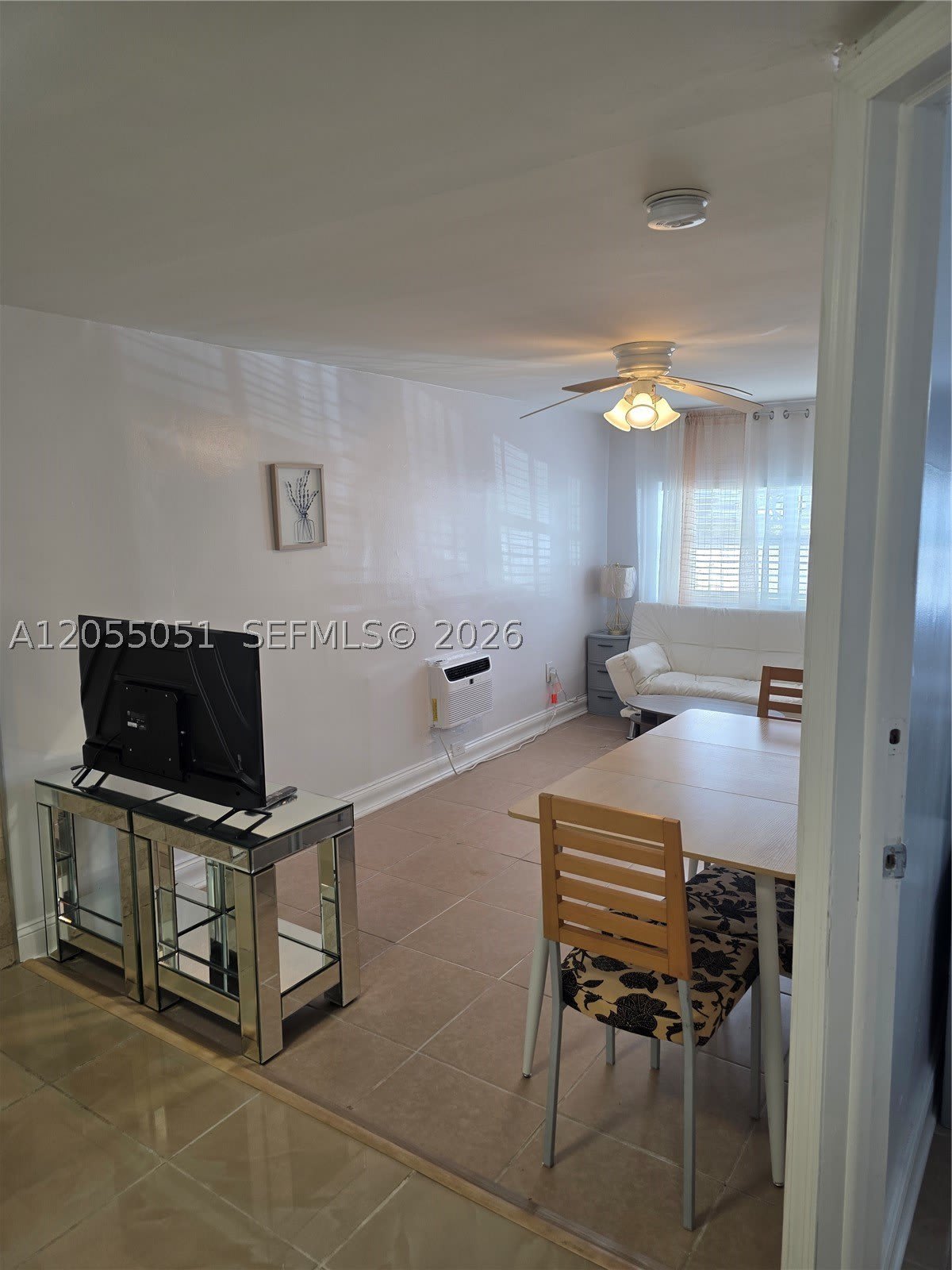 5712 Hollywood Blvd – photo 2