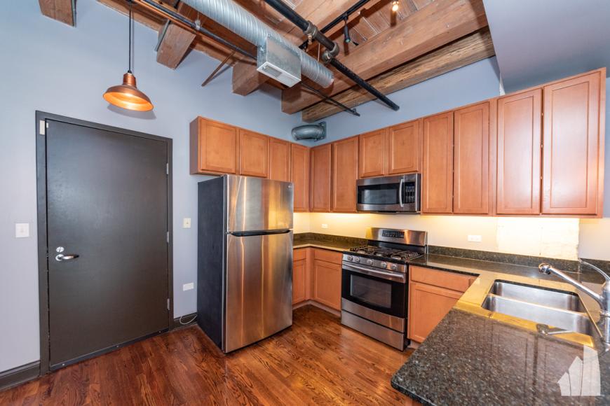 106 N Aberdeen St – photo 4