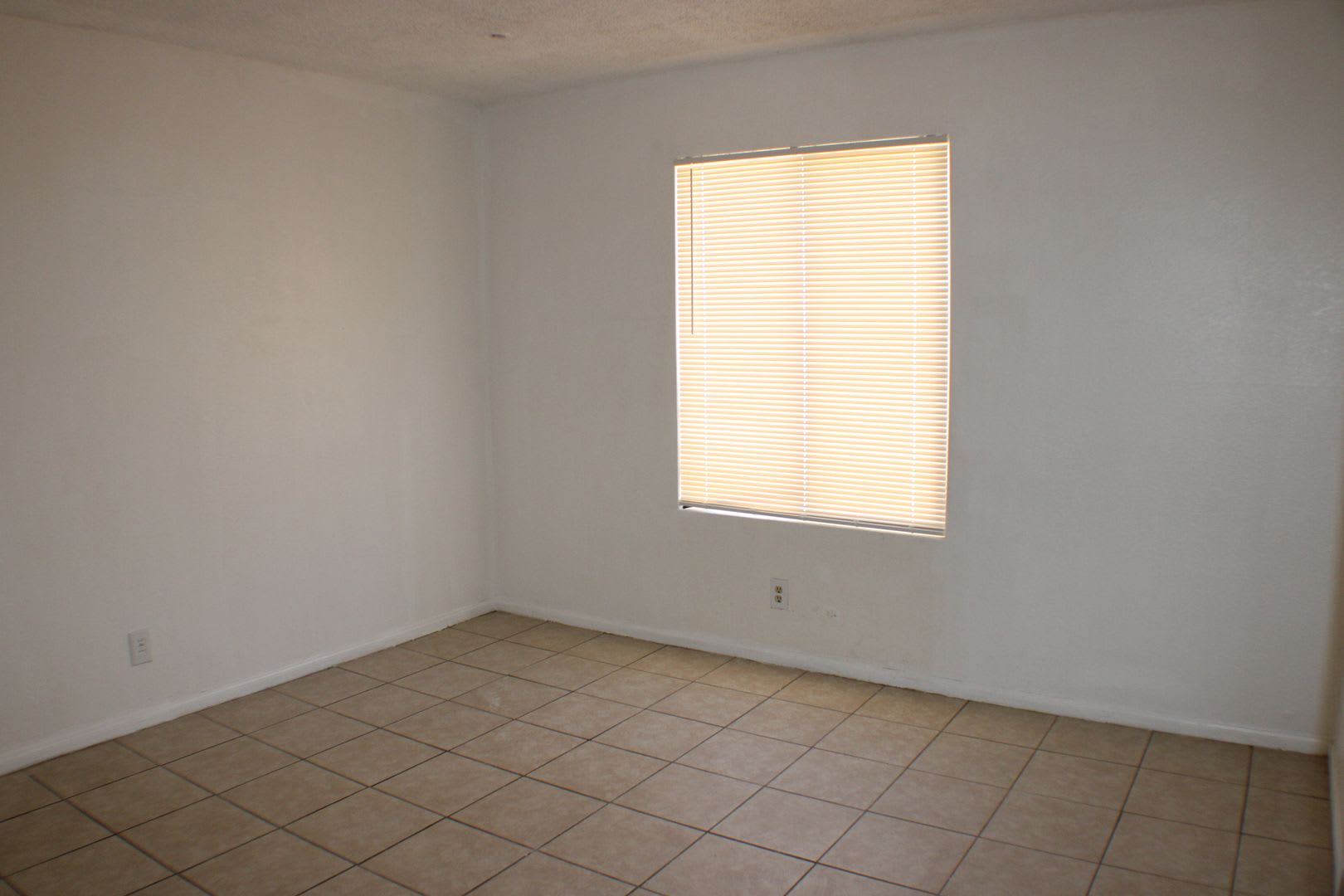 Charming 2 Bedroom 1 Bath In California City Ca – photo 5