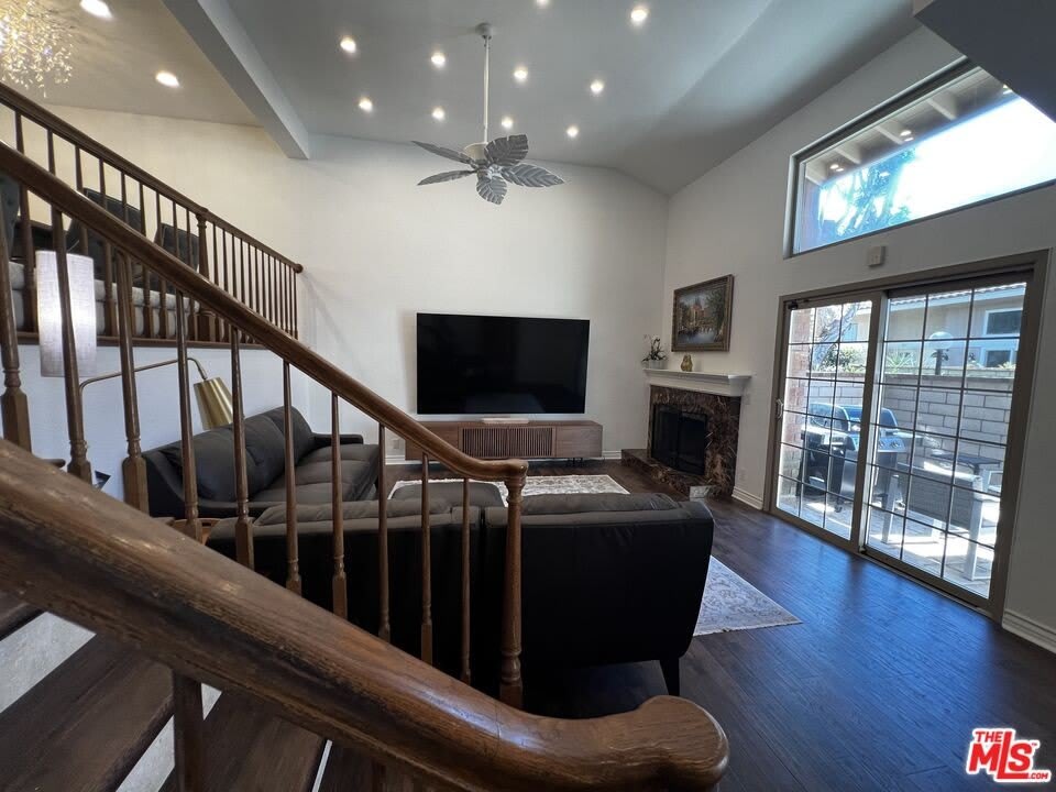 7825 Seaglen Dr – photo 2