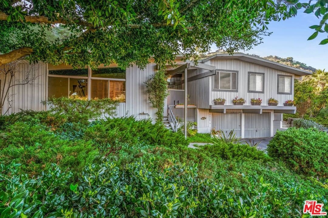 2436 Arbutus Dr – photo 3