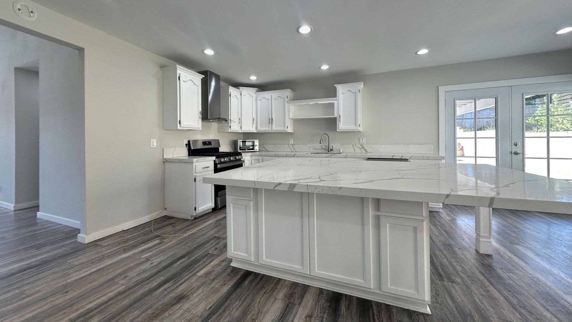 1177 Springbrook St. Charming 3 Bedroom, 2 Bathroom Home in Corona! – photo 5