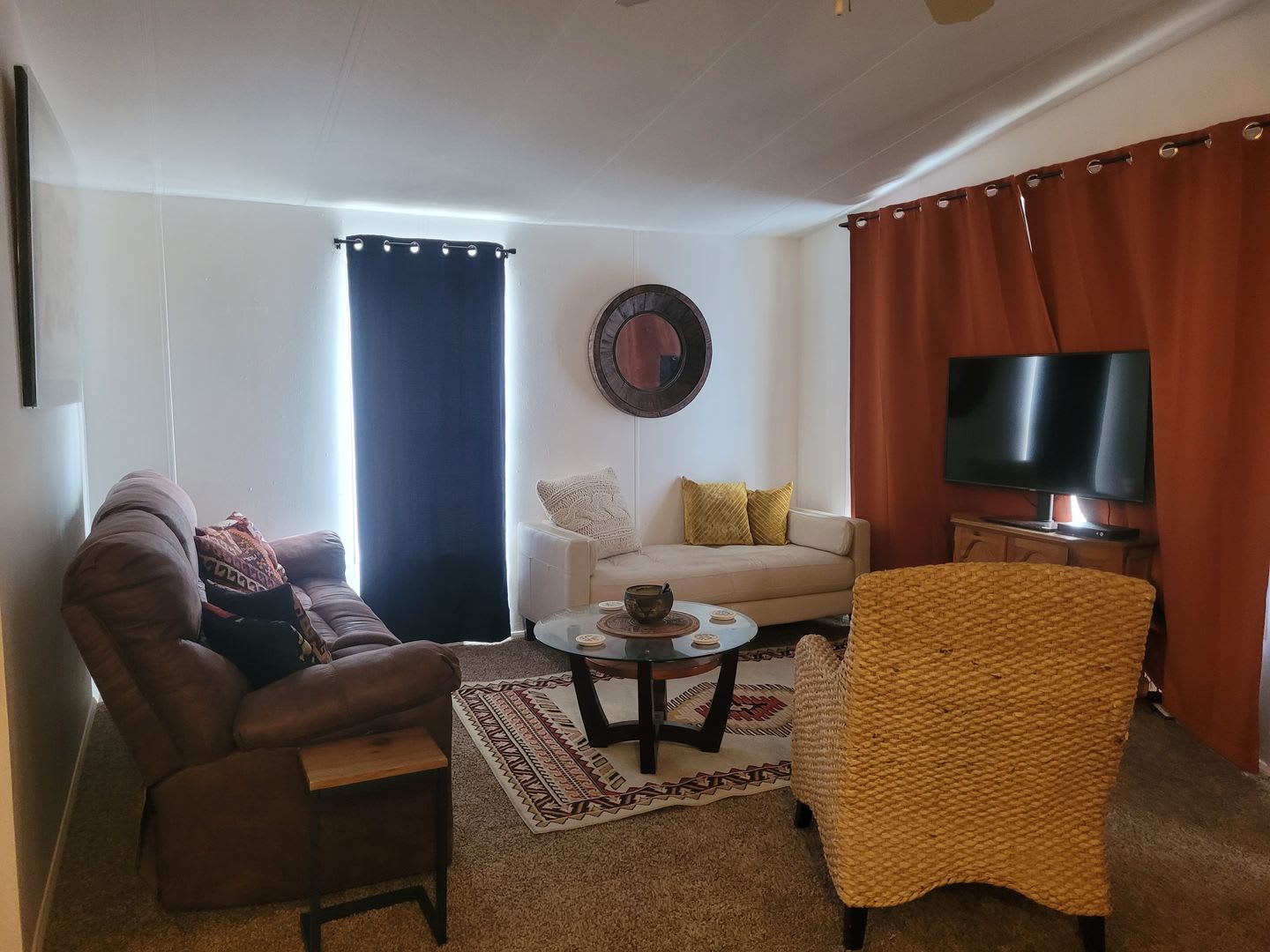 Renovated 3-Bedroom Oasis Near Colorado River with Stunning Desert Views – photo 5