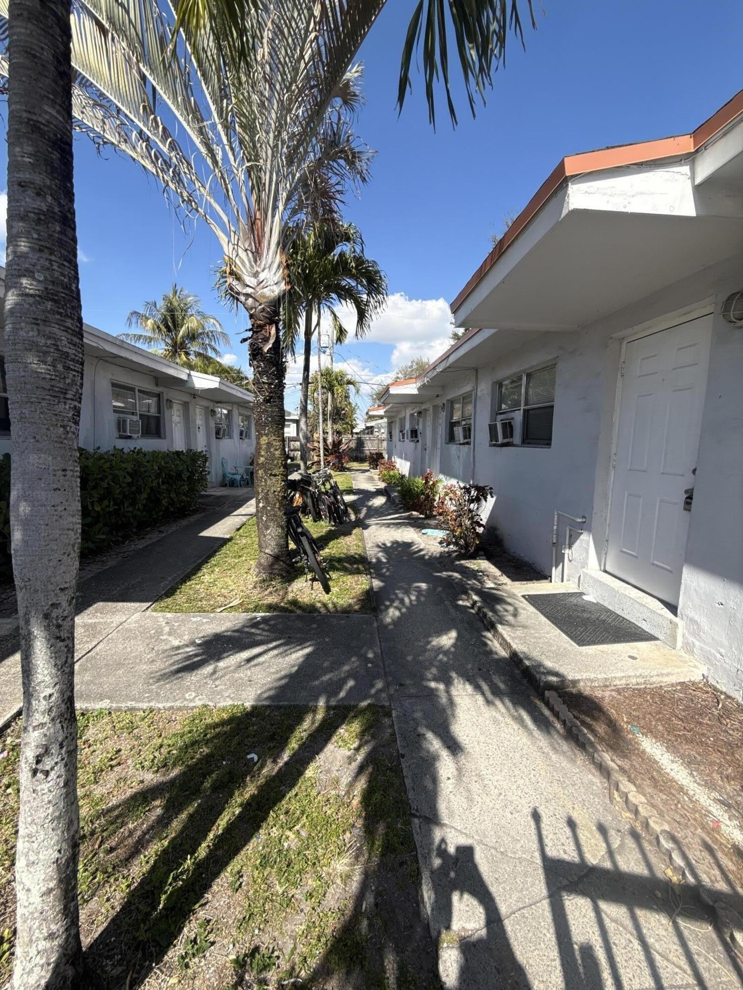 720 SW 7th Street – photo 2