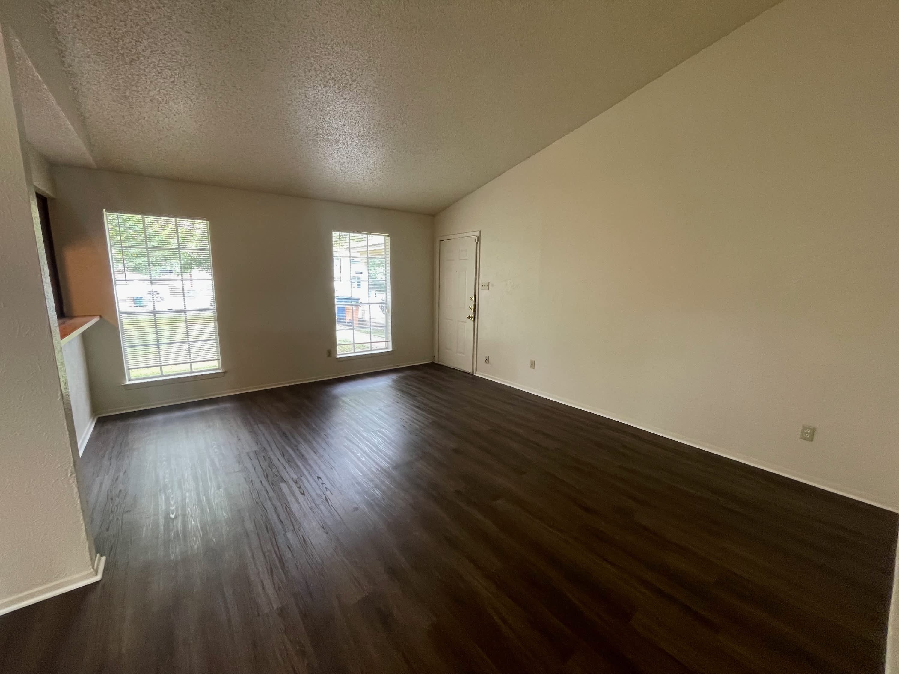 7603 Woodstone Cove – photo 4
