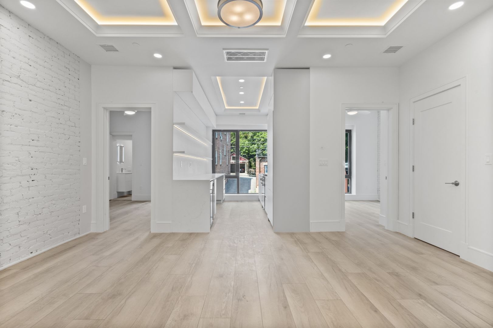 4 Bed 4 Bath – photo 2