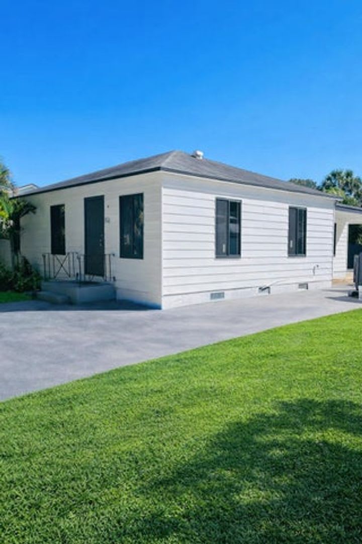 824 Winters Street, West Palm Beach, FL 33405 – photo 2