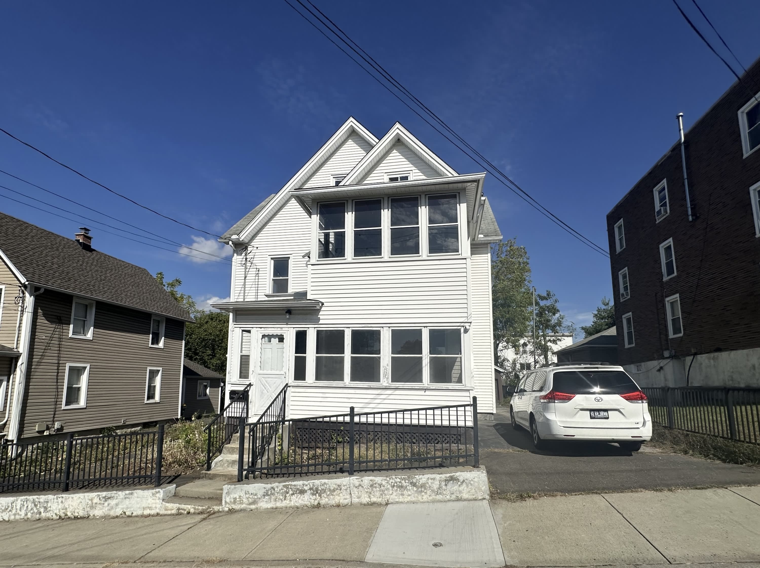 7 Hill Street – photo 1
