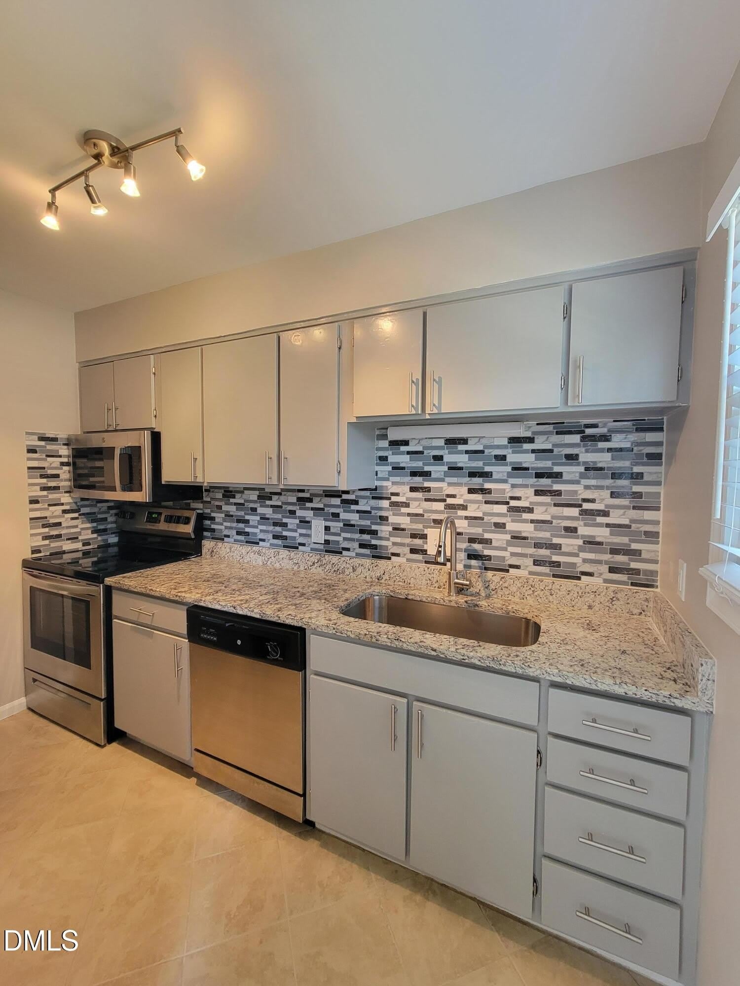 6303 New Market Way – photo 5
