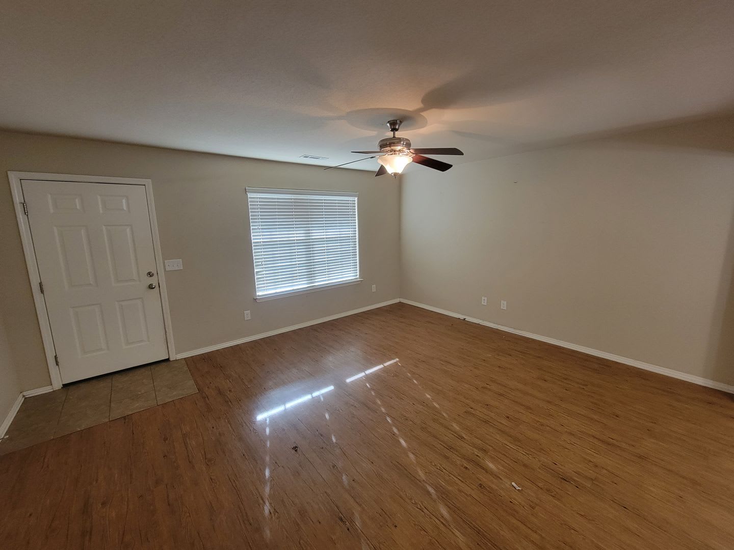 Nice 3 bedroom 2 bath home – photo 1