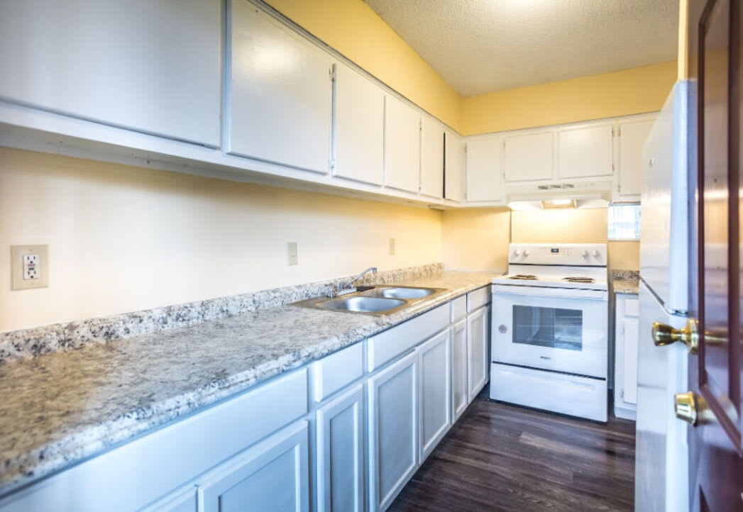 Charter Oak – photo 1