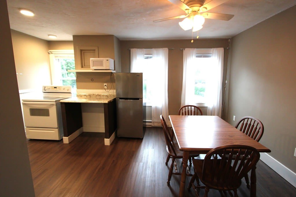 98 Plain St – photo 3