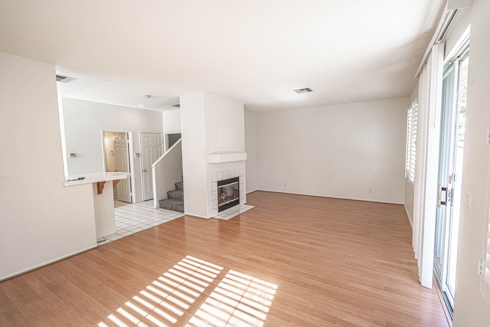 4 Bedroom Oaklane Townhome in Santa Clarita! – photo 5