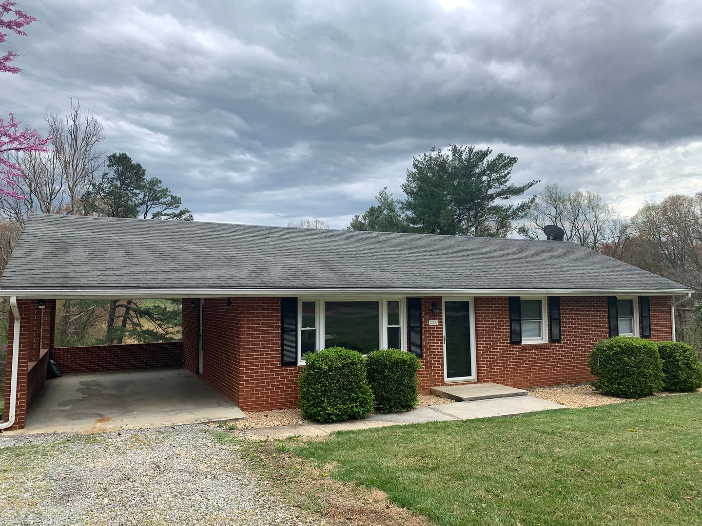 Brick Ranch House In Bedford – photo 2