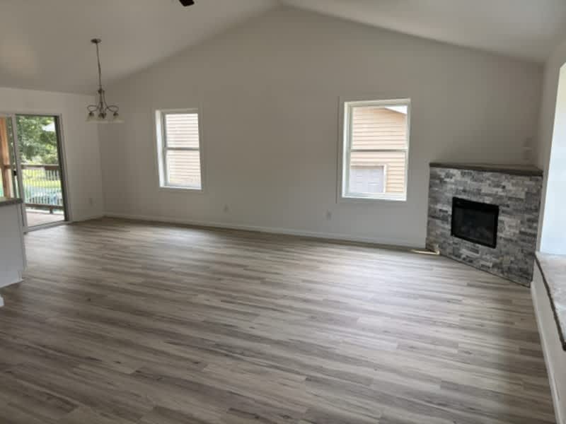 2048 Hillview Drive – photo 5