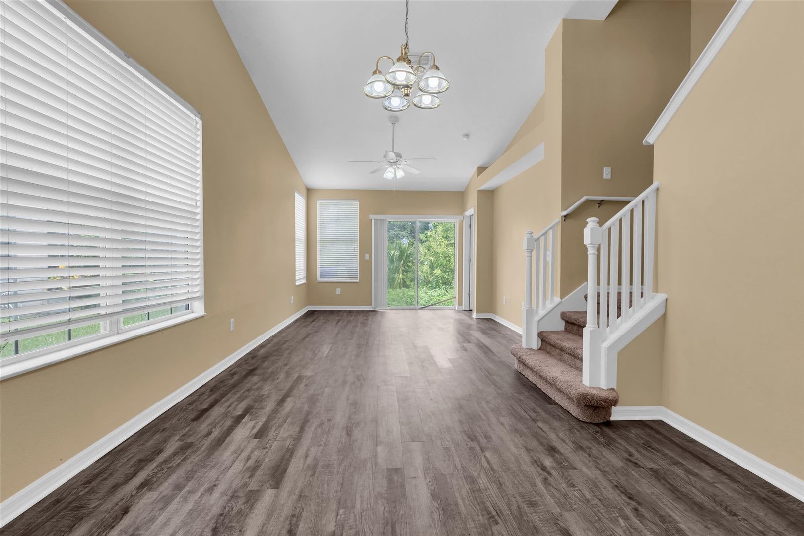 Spacious 3 Bedroom Townhome Riverview – photo 4