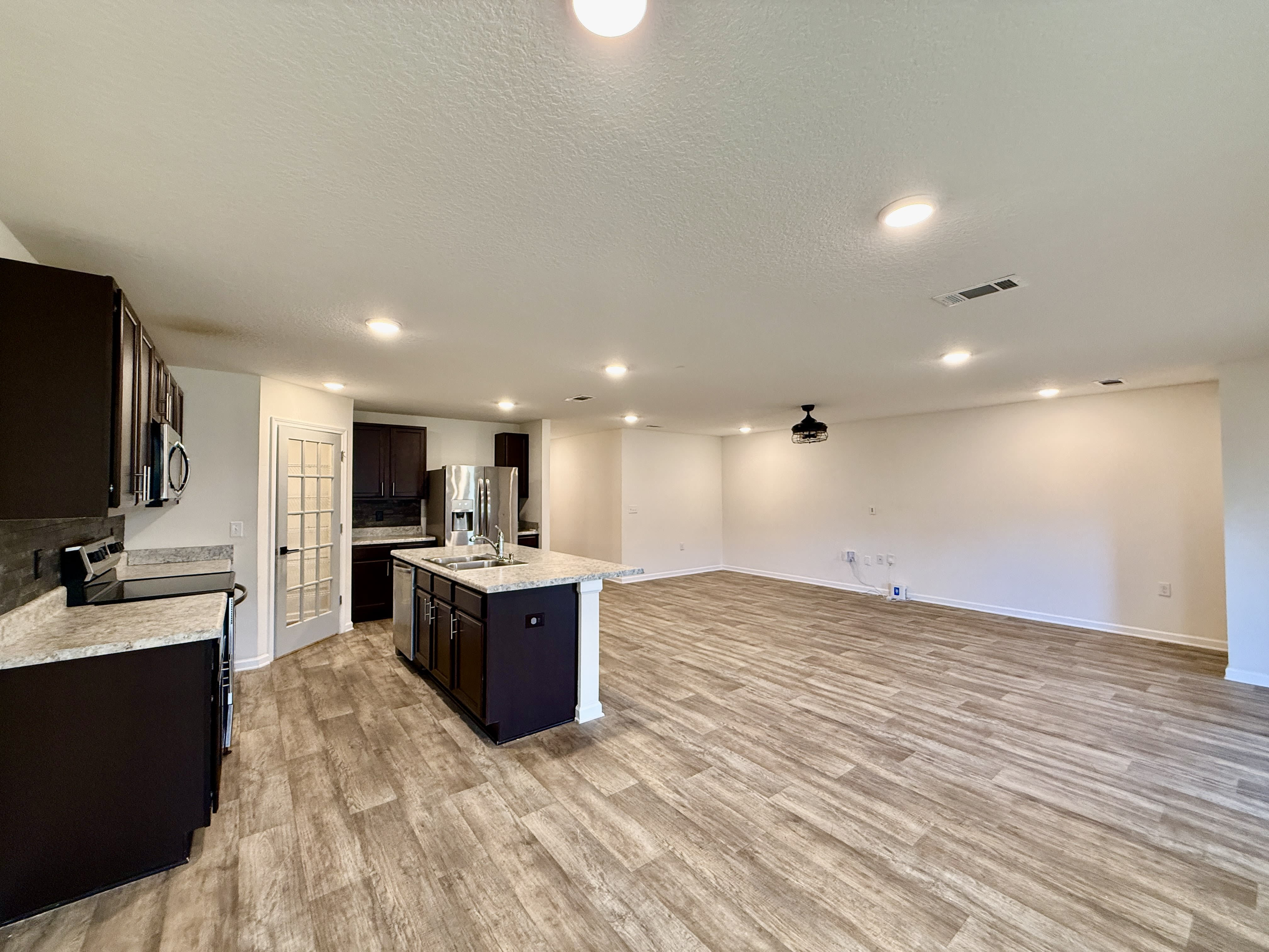 6420 Churchill Cir – photo 4