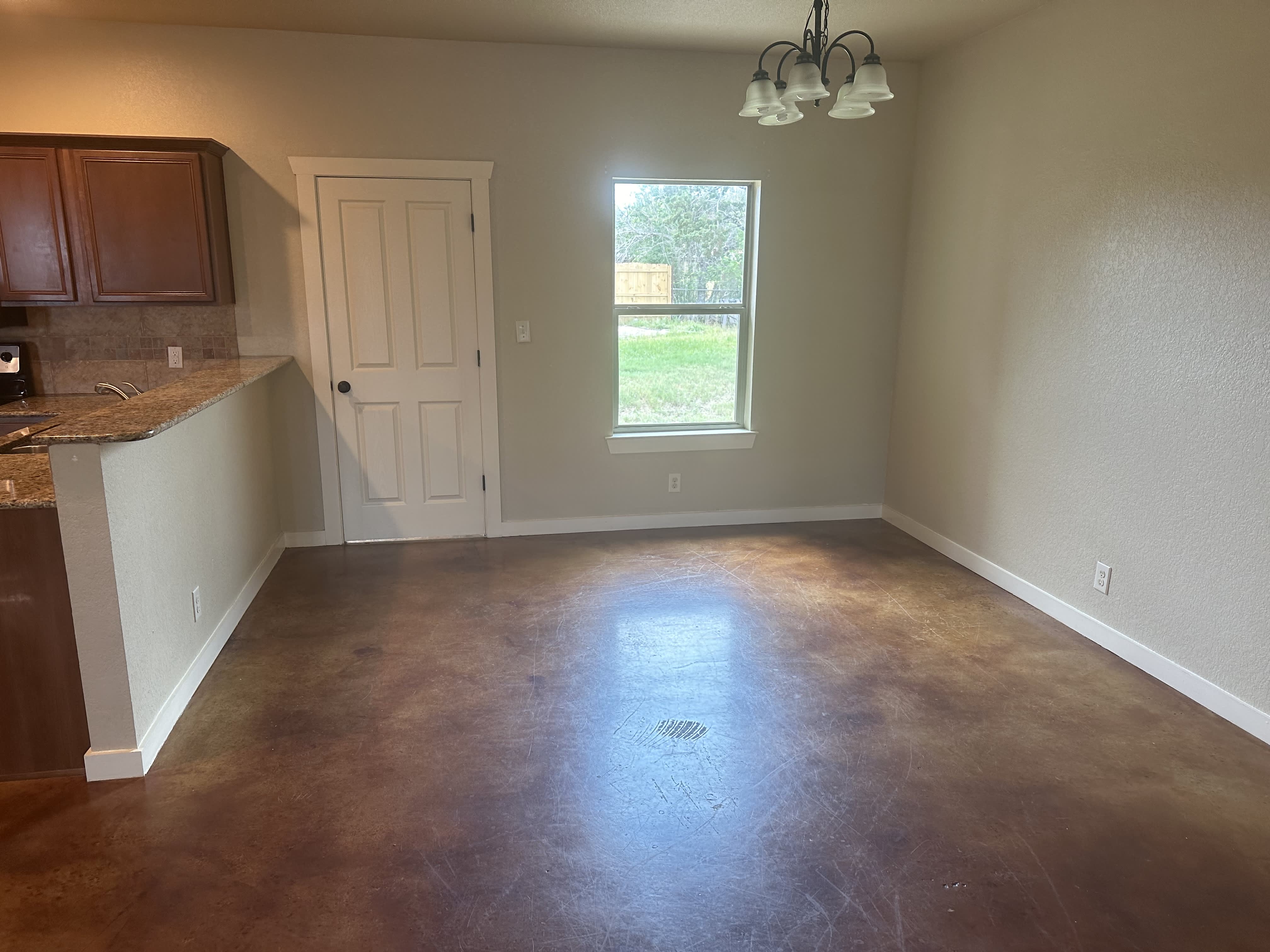 1005 Live Oak Dr – photo 4