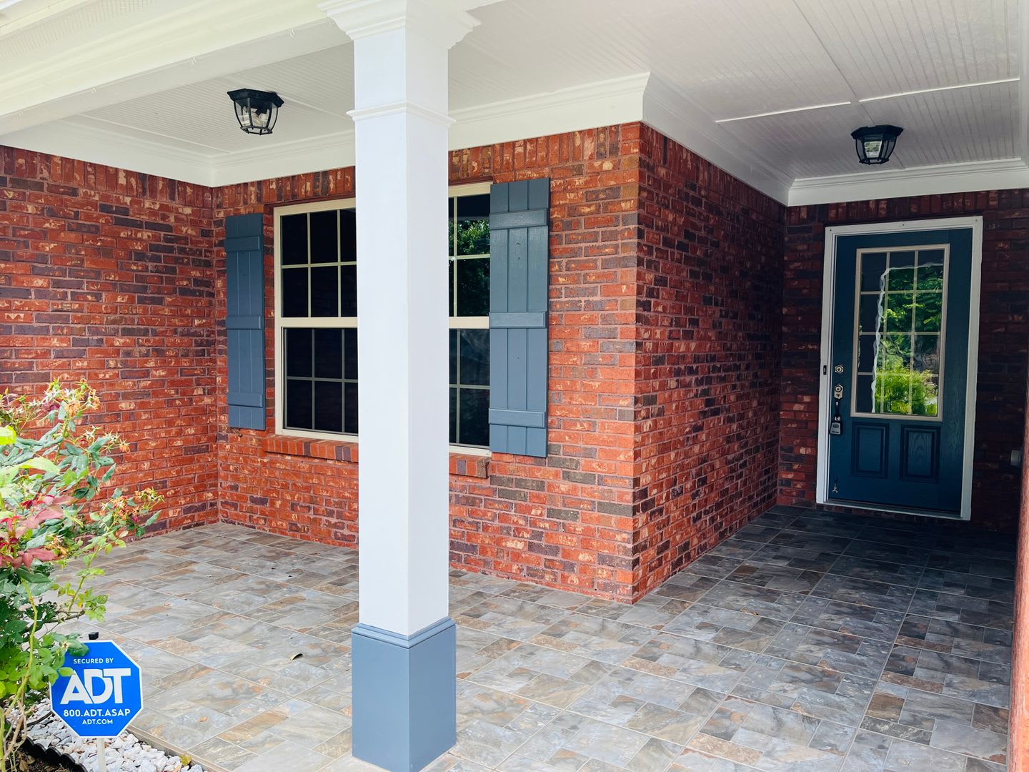 Stunning 3 bedroom 2 bathroom with bonus room minutes from Lake Lanier! Must see! – photo 2