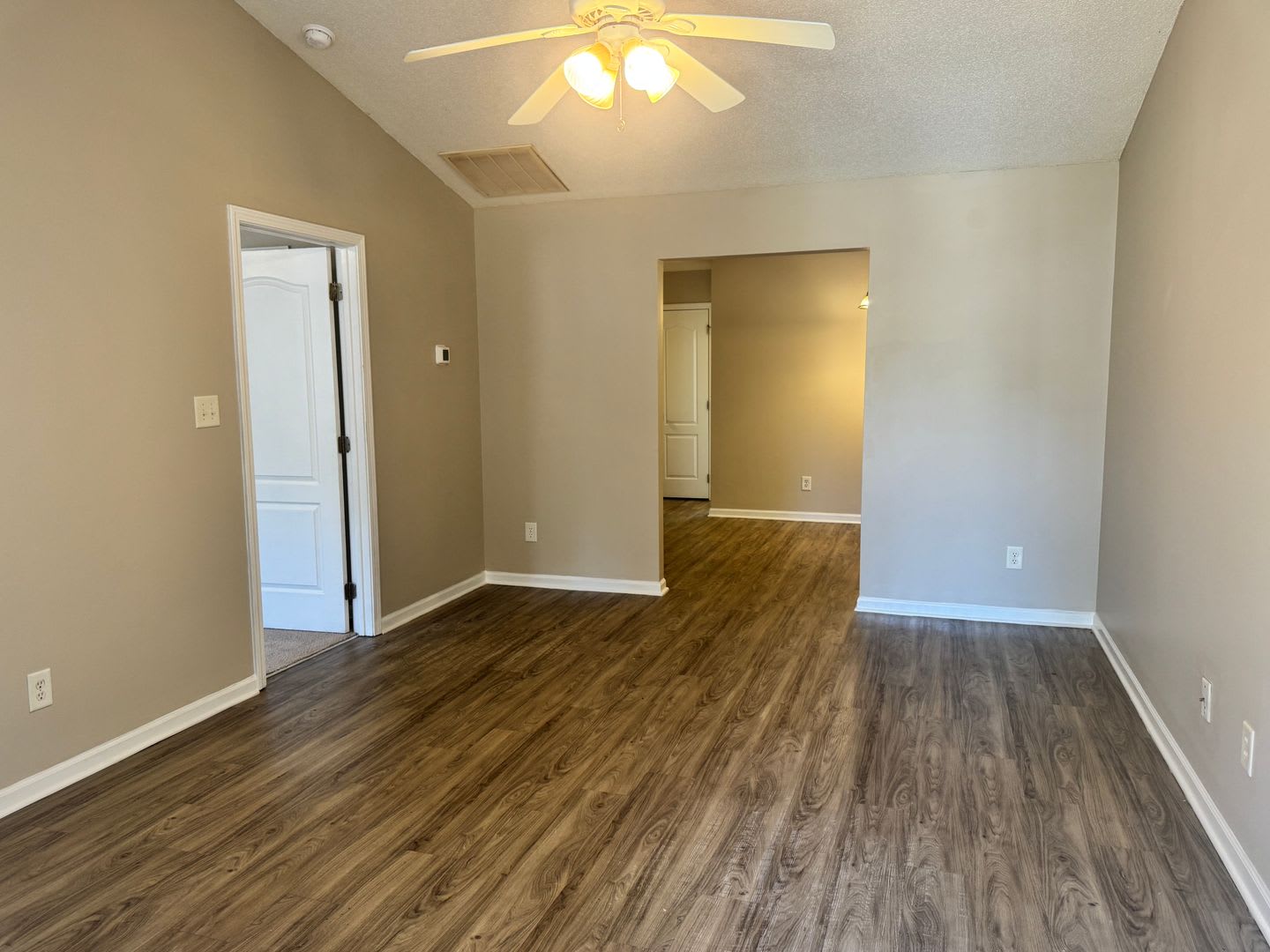 Convenient 3 Bedroom, 2 Bathroom House in Winston-Salem! – photo 4