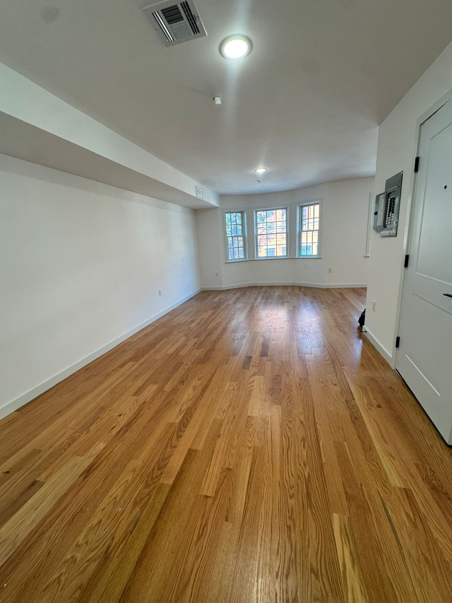 52 James Street 2 – photo 3