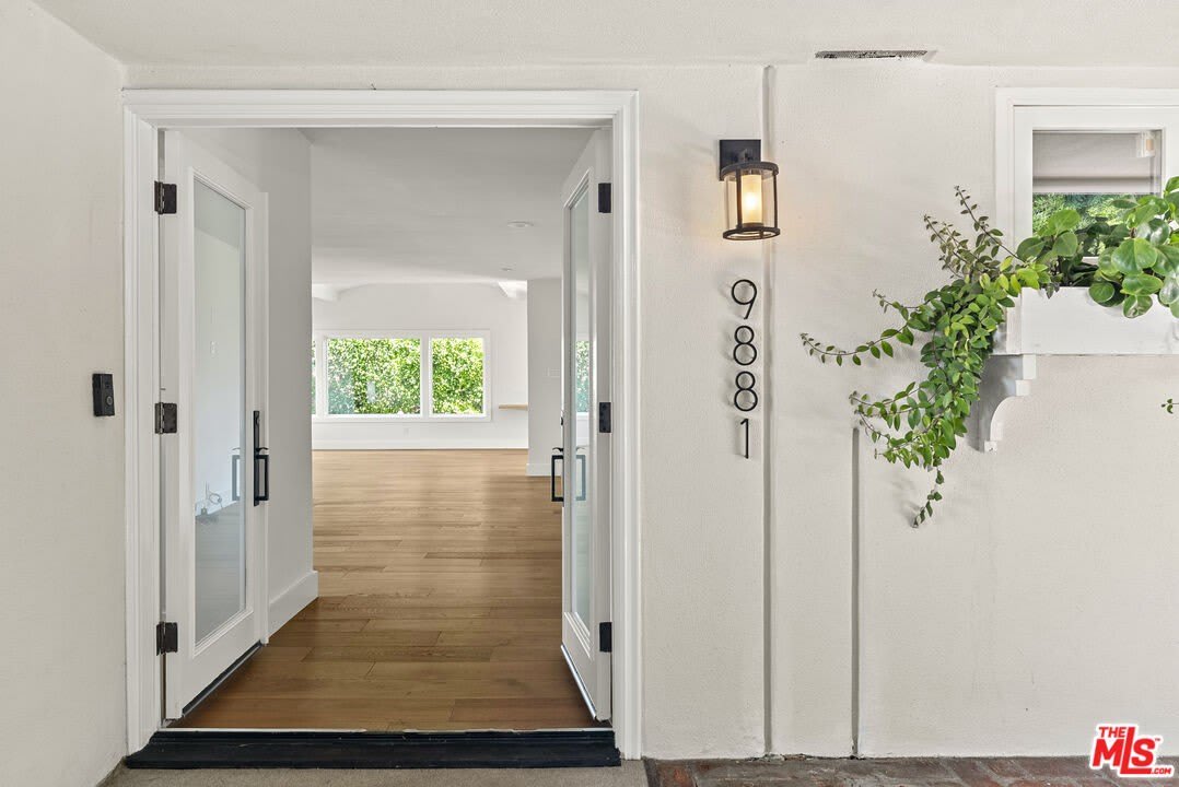 9881 Beverly Grove Dr – photo 4