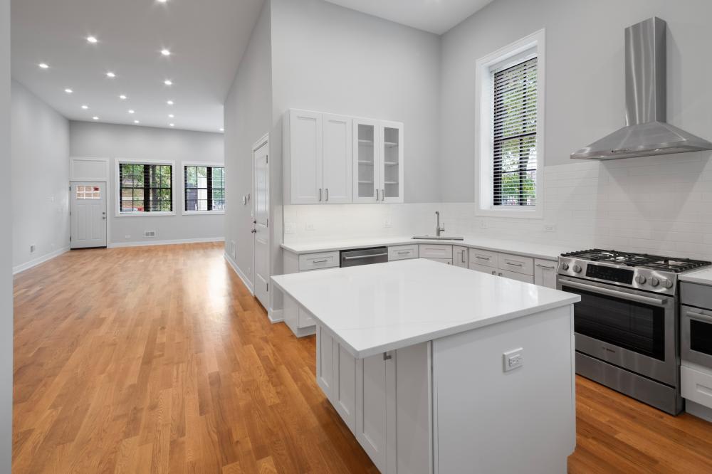 1347 N Noble – photo 1