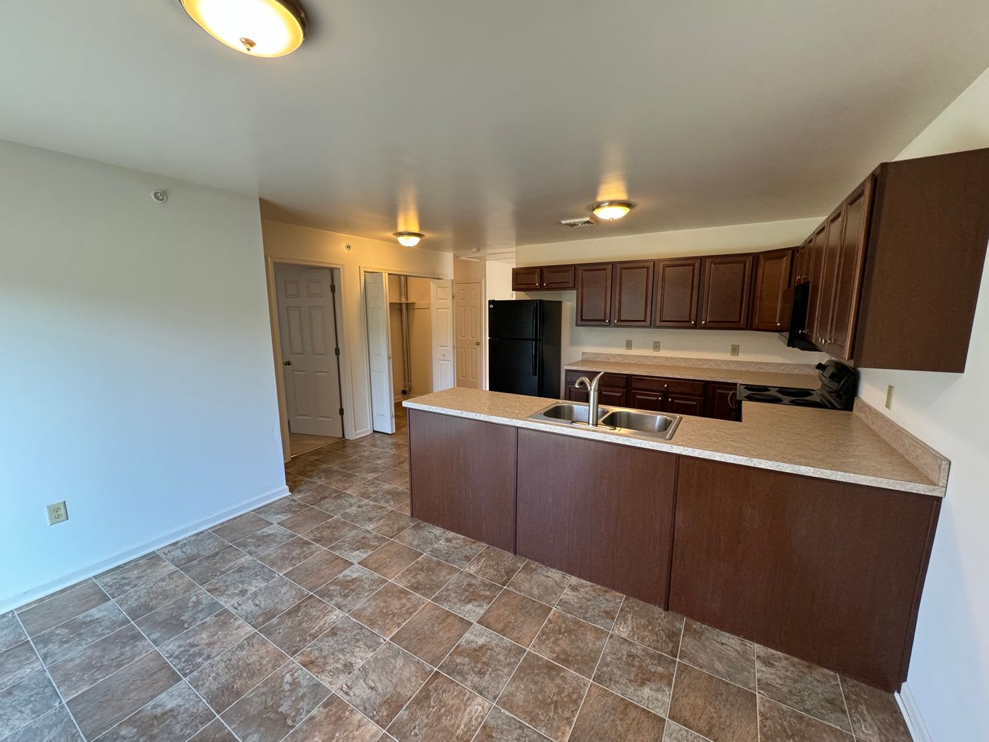 Semi Detached Townhome in New Freedom – photo 4