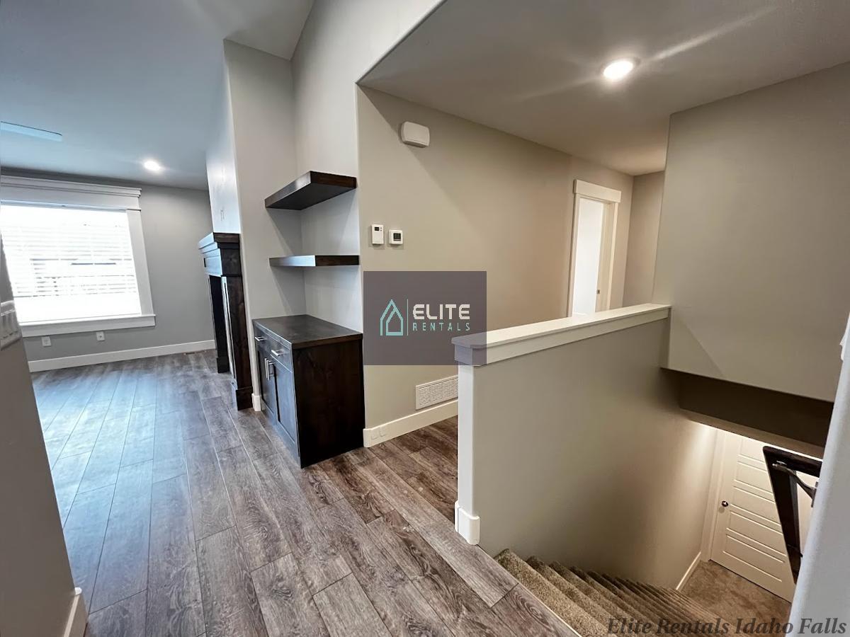 3196 Stella Dr – photo 2