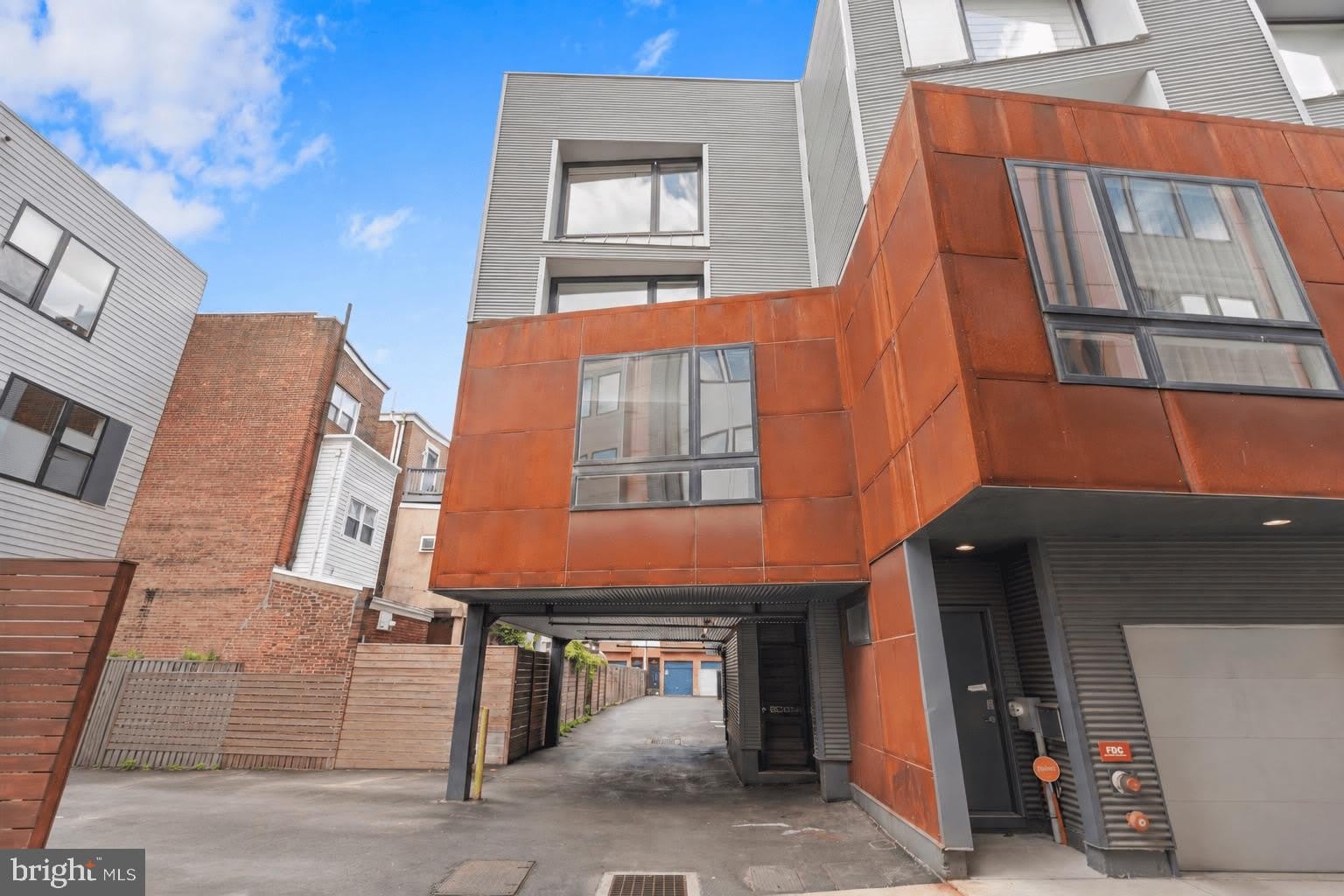 608 N GALLOWAY Street – photo 1