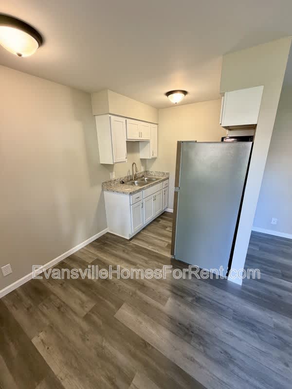 437 South Bosse Avenue – photo 4