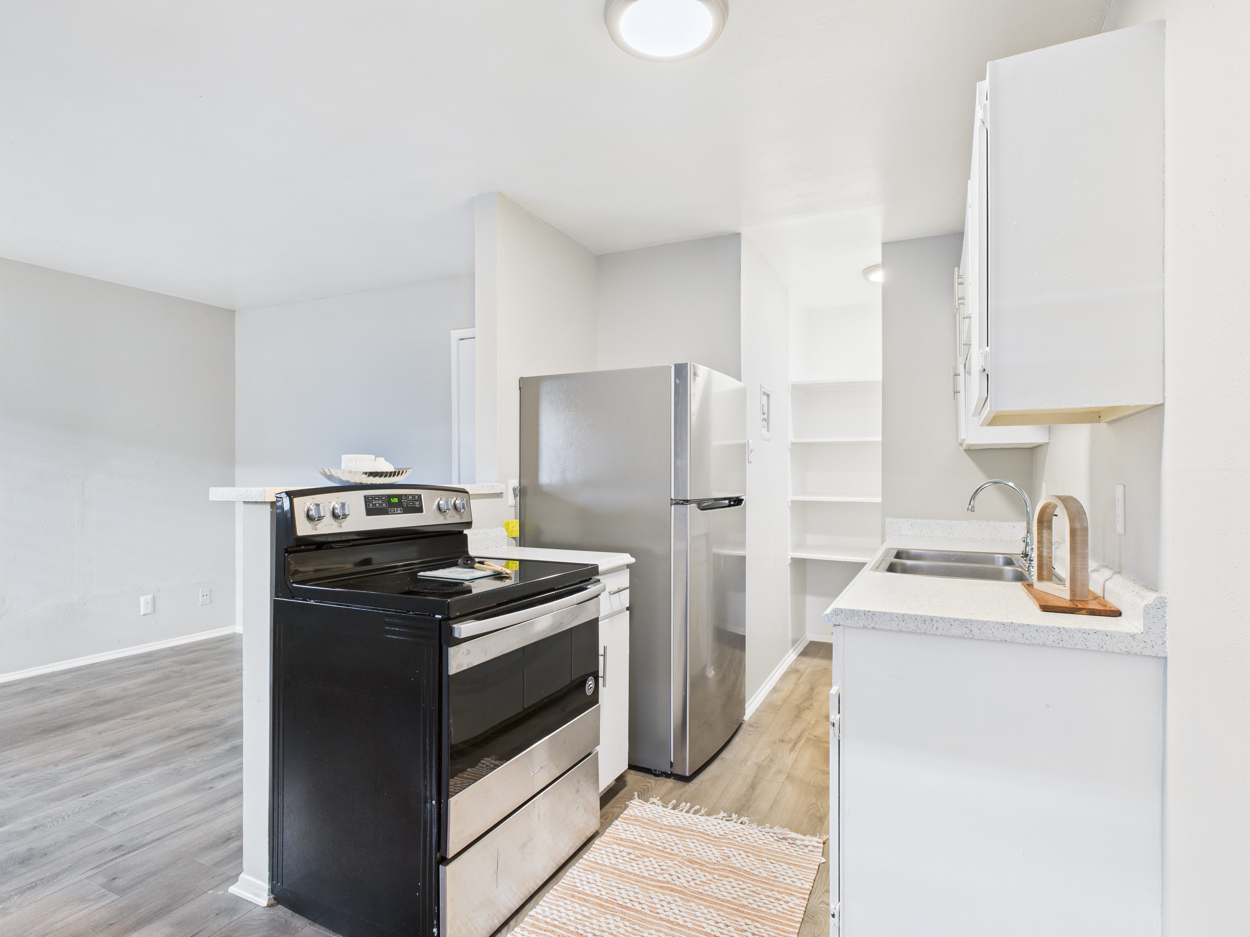 Greenway Apartments – photo 4