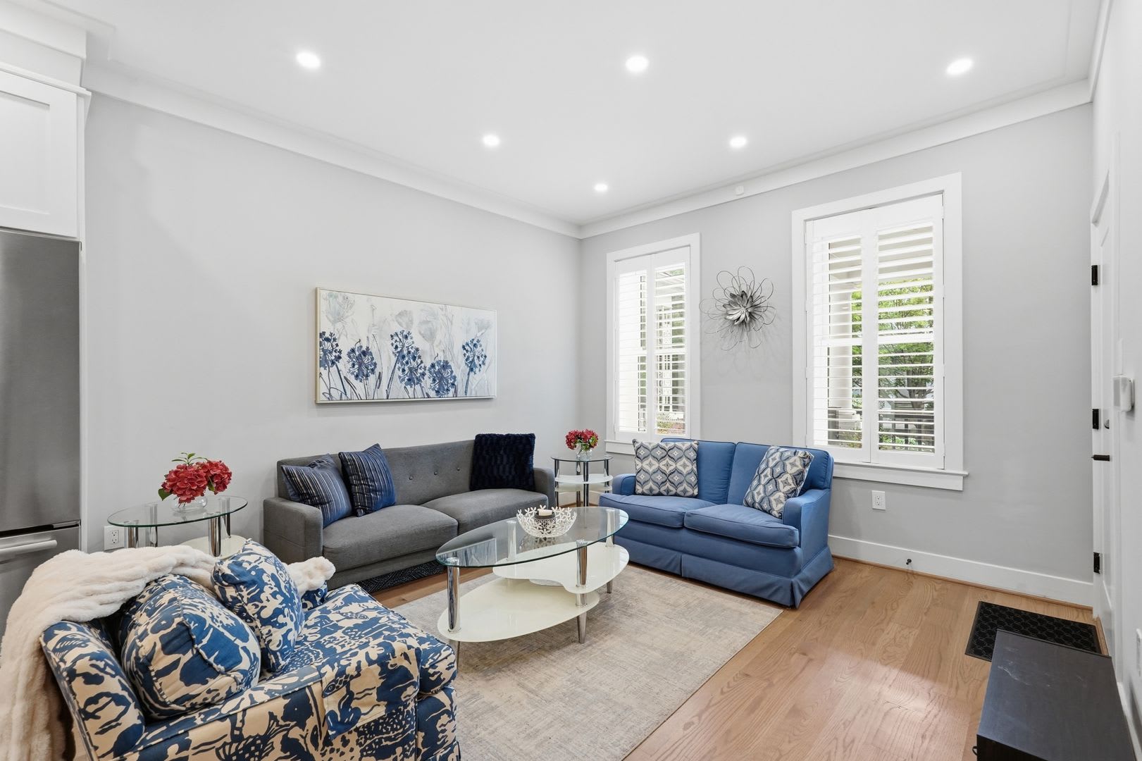 Updated Condo Style Townhome in Columbia Heights! – photo 3