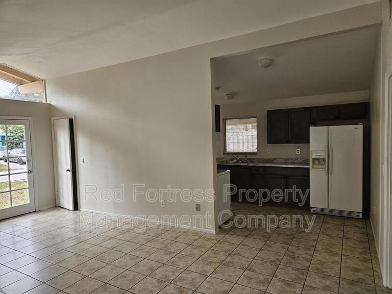 1635 Newport Ct – photo 4