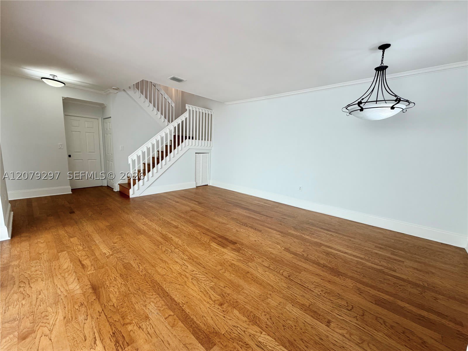 1135 Cliffrose St – photo 5