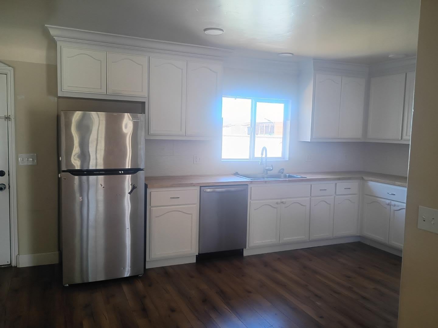 9775 New AVE – photo 3