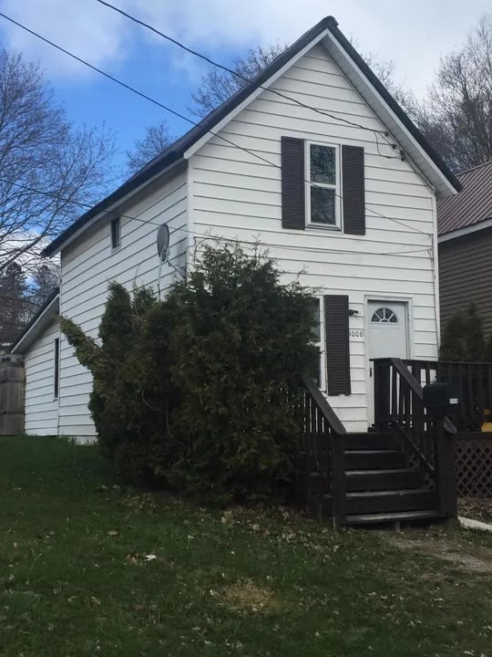 1008 Tweed St. – photo 2