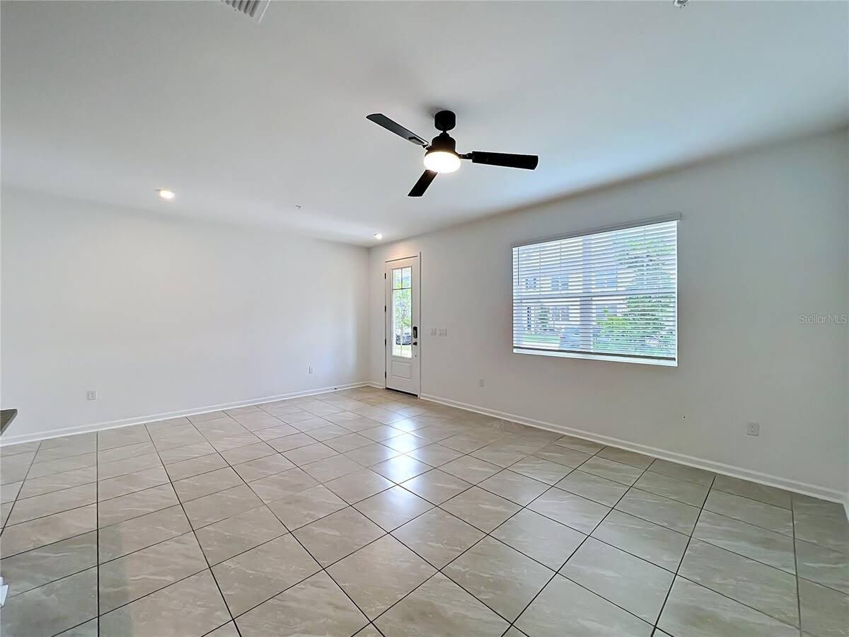 9848 Walkway Drive – photo 4