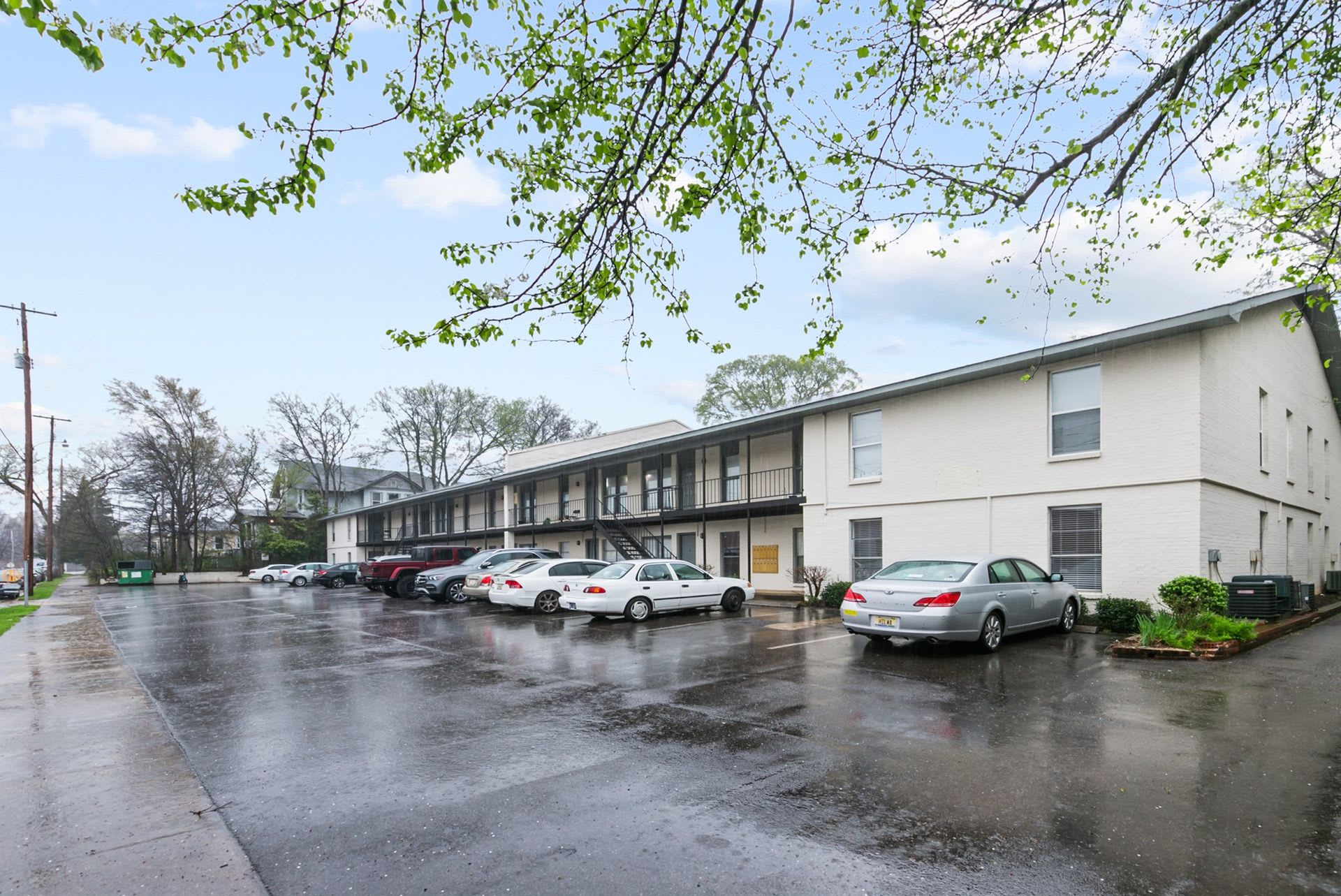 Glen Iris Place Apartments – photo 1