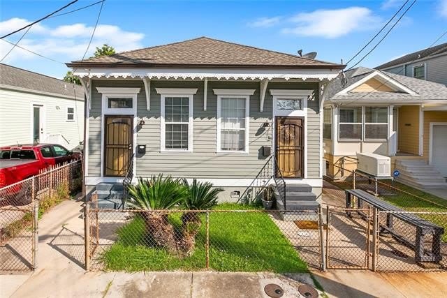 2411 S SARATOGA Street – photo 2