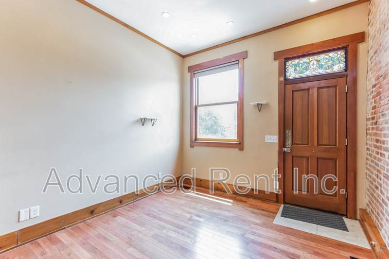 2802 E Fairmount Ave – photo 4