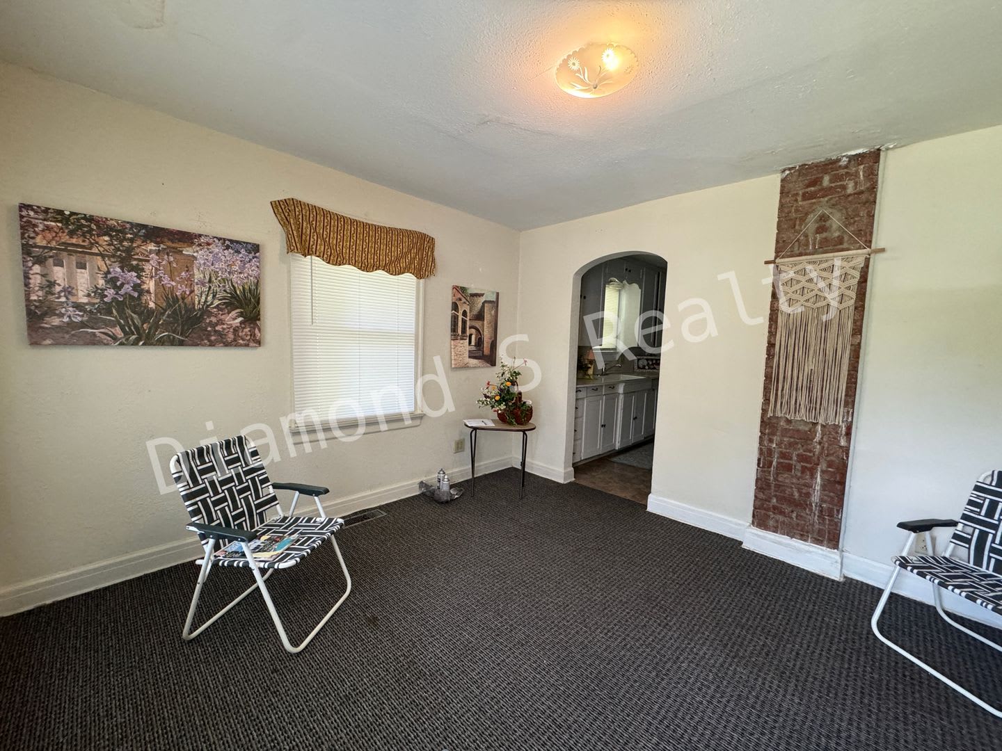 Cute and Clean 2 Bedroom Home Available Now! – photo 3