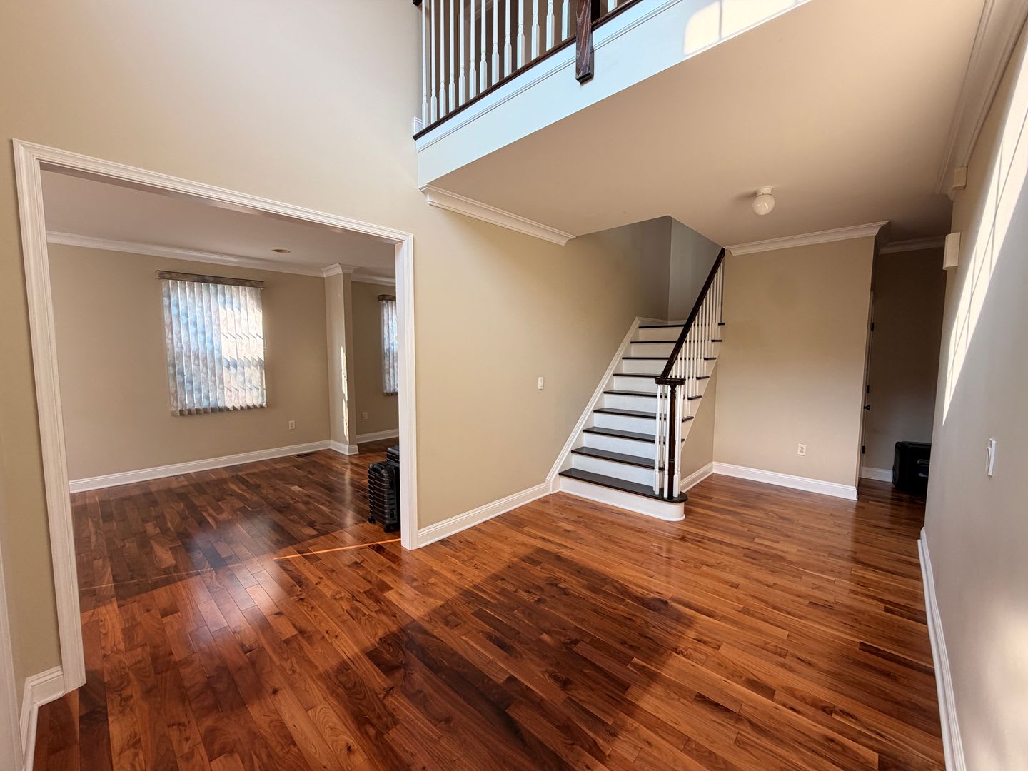 4 Beds 2.5 Baths – photo 3