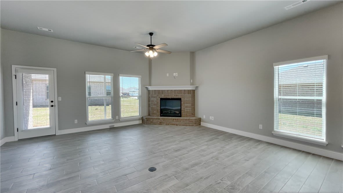 300 Oak Avenue – photo 4