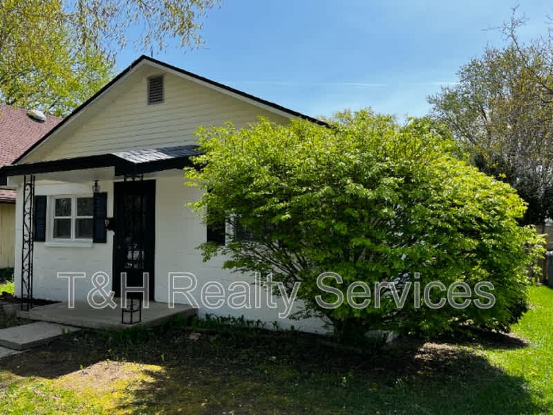 129 West Neal Street – photo 3