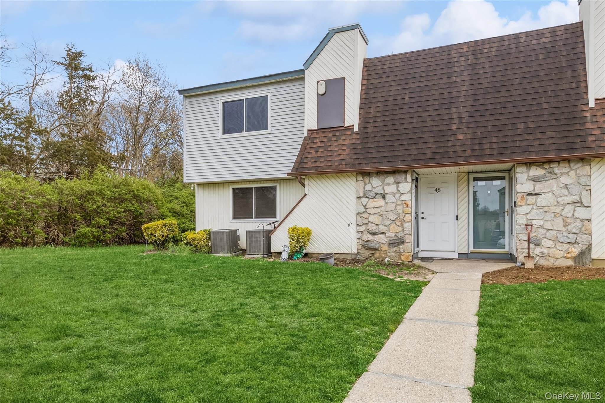 48 Pointe Cir S – photo 1