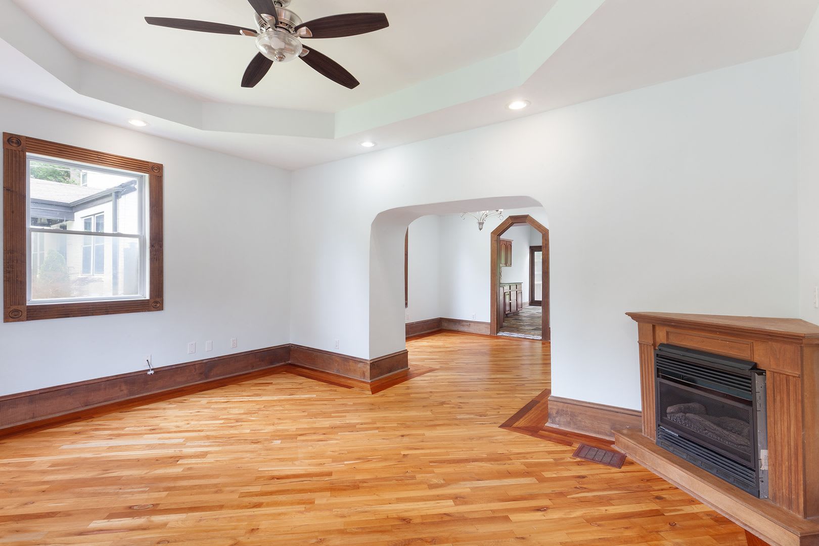 Large, Fenced 6/3 in Sought After Grant Park! 1 Month Free w/ 18 Mo Lease! – photo 5
