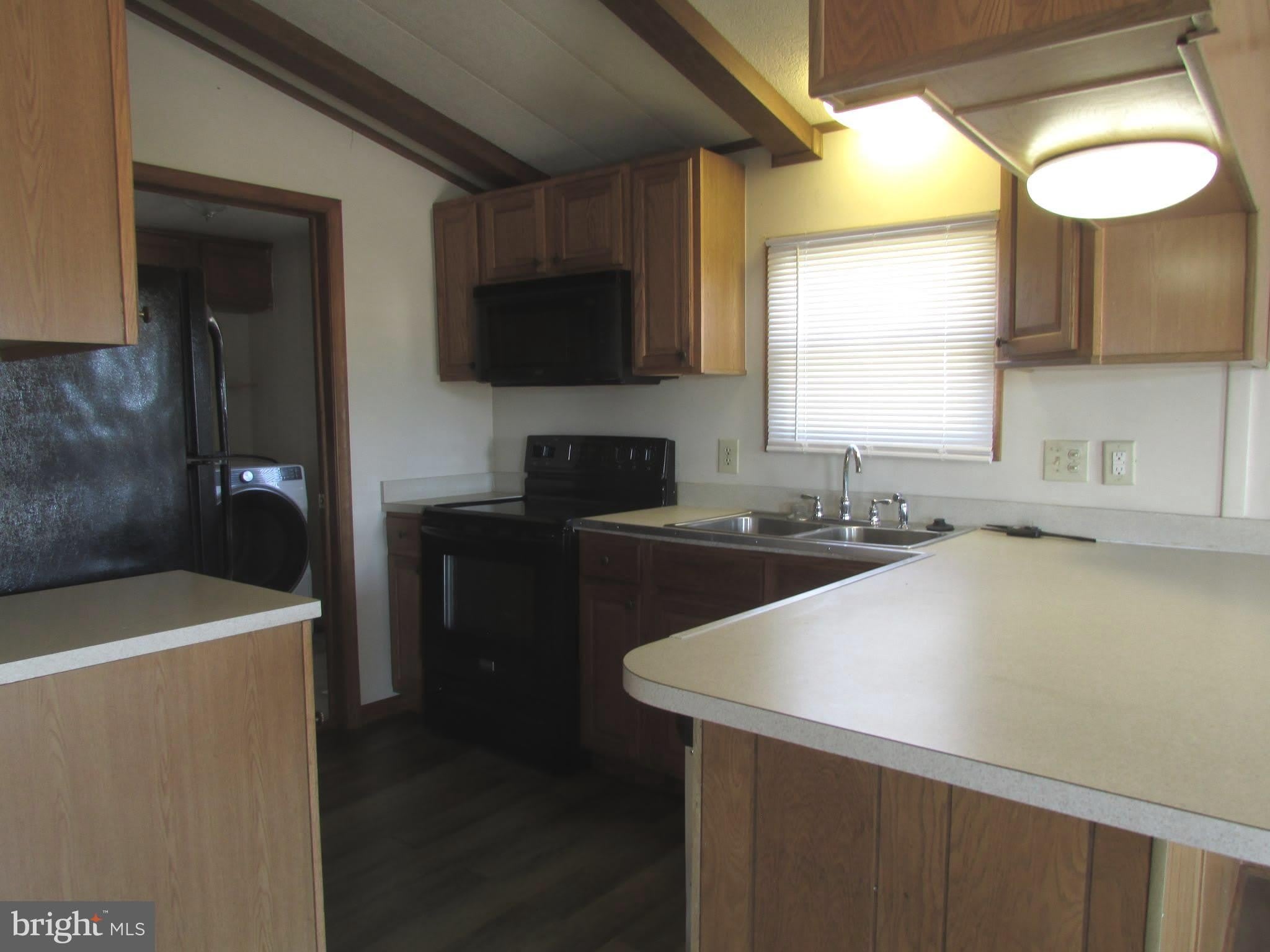 14446 SLIM Street – photo 3