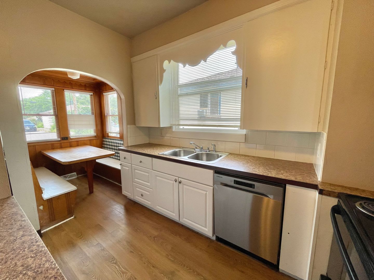 Spacious 8 Bedroom Across From Unc Pre Leasing For May – photo 3